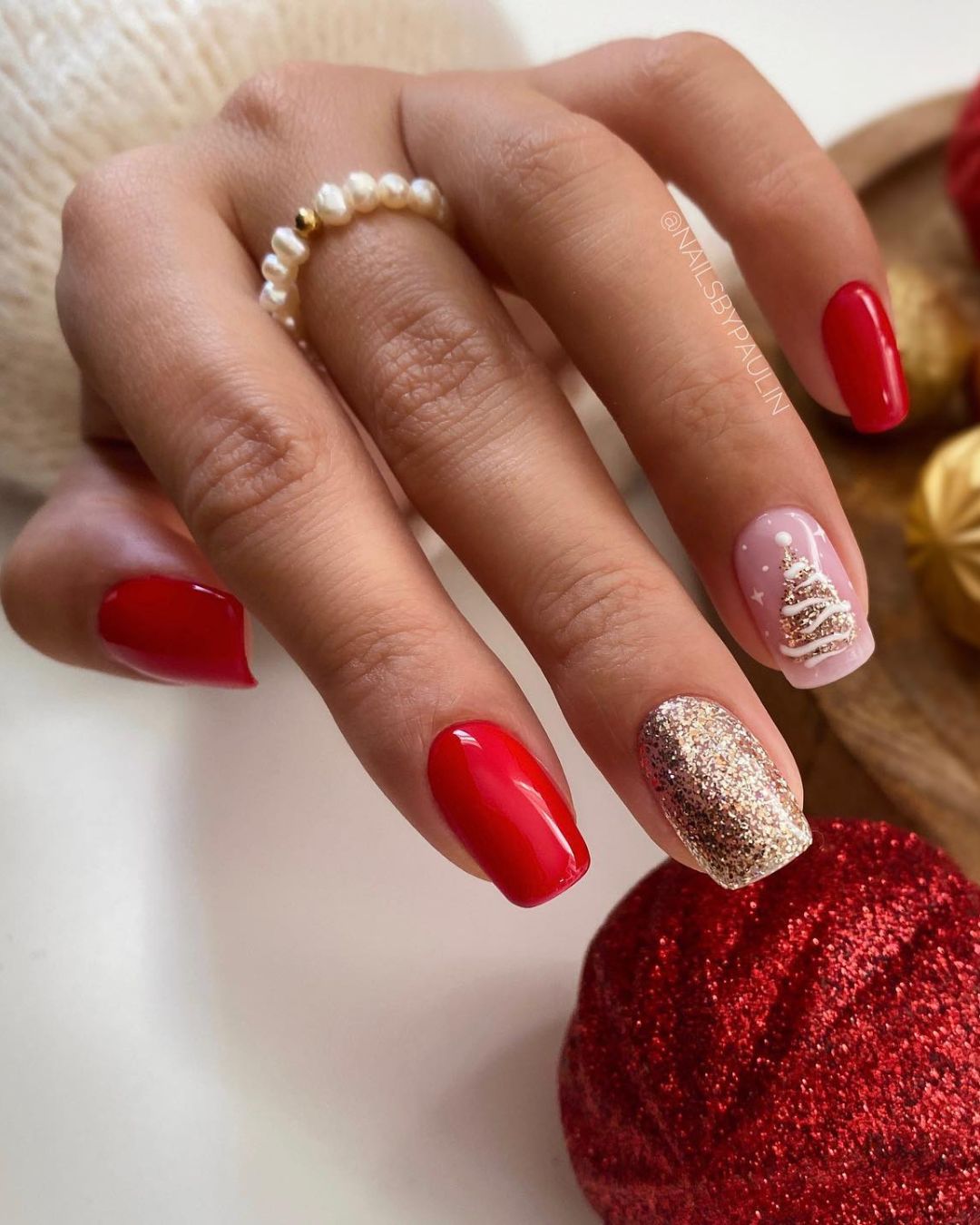 Solid red and gold with gold christmas tree accent