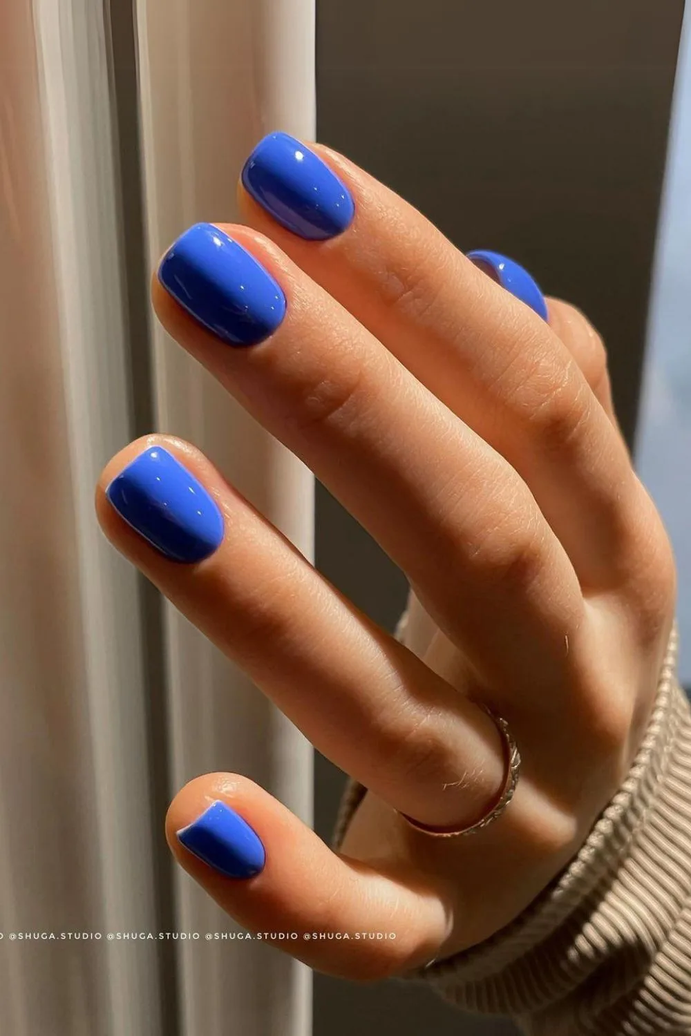 Solid royal blue mani