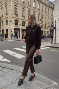 21 Brown Pants Outfits You’ll Totally Crush On