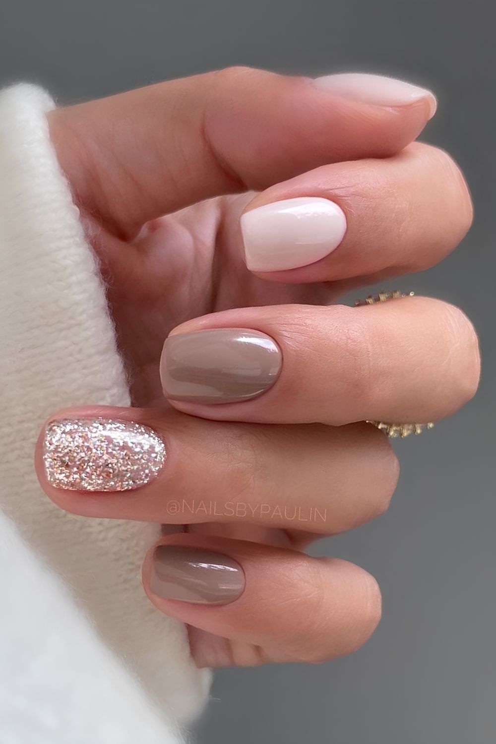 Beige and light brown mani with glitter
