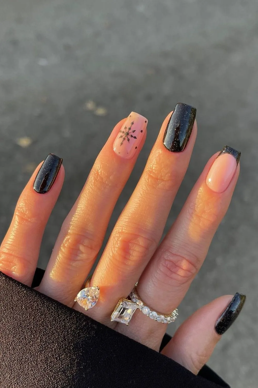 Black snowflake nails