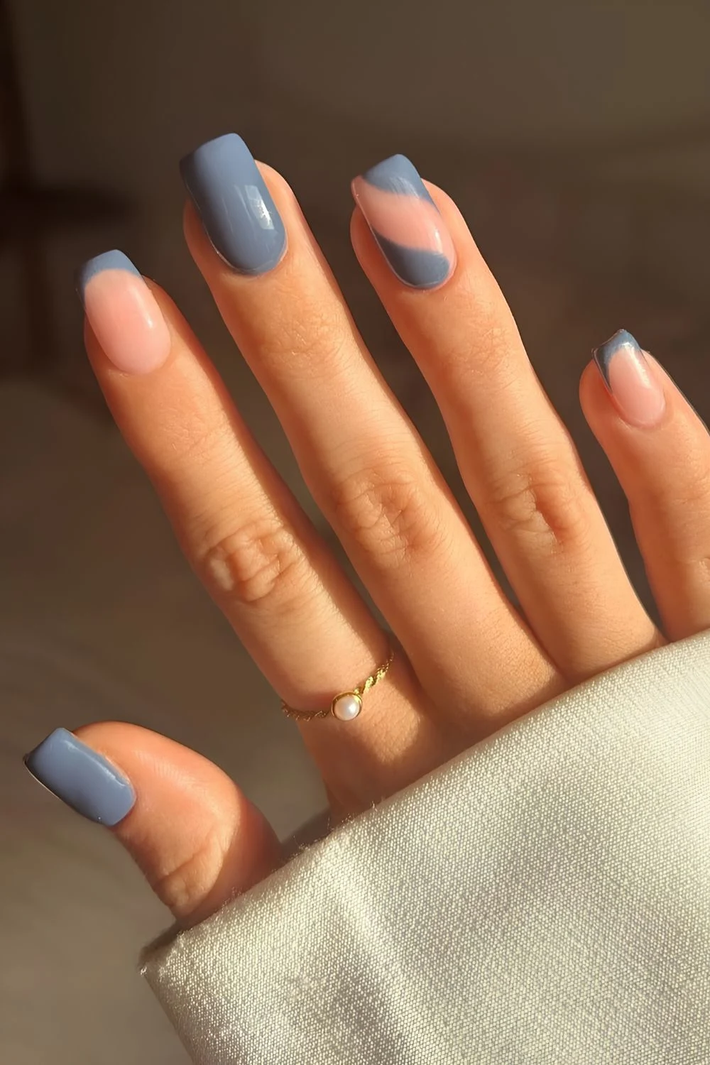 Jet gray manicure with negative space