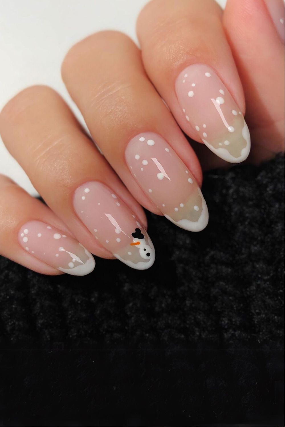 Natural nails with snow and snowman