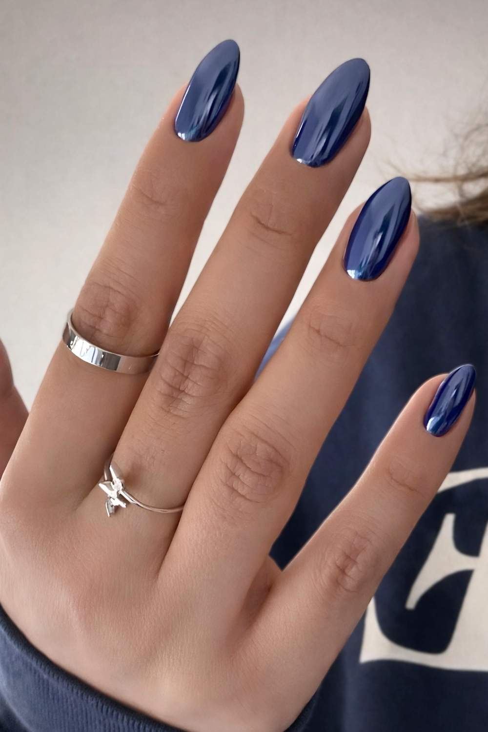 Navy blue chrome manicure