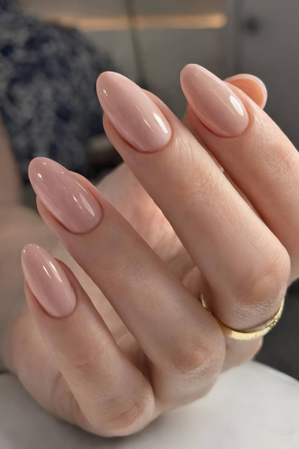 Neutral milky winter nails