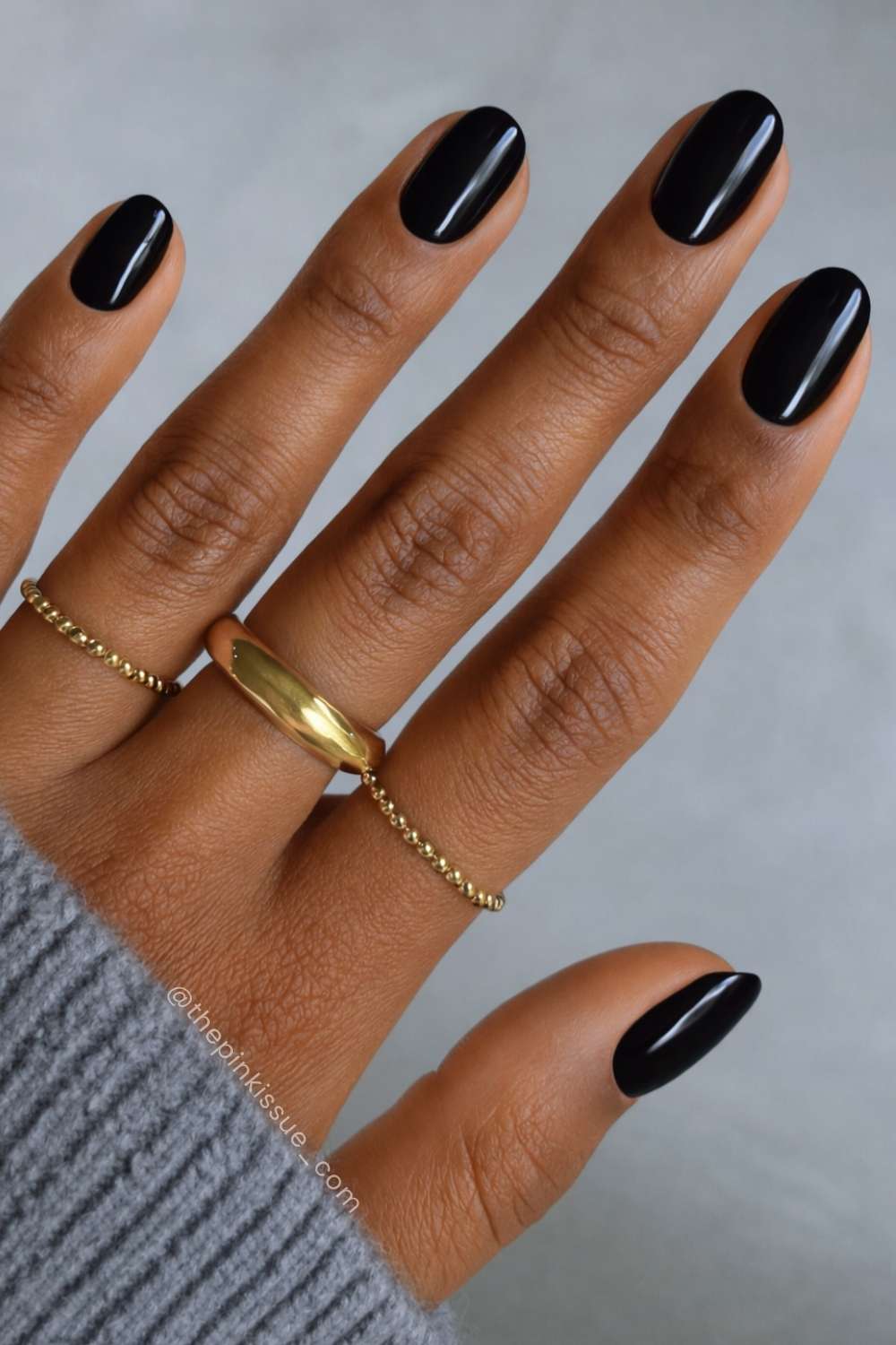 Oval black manicure