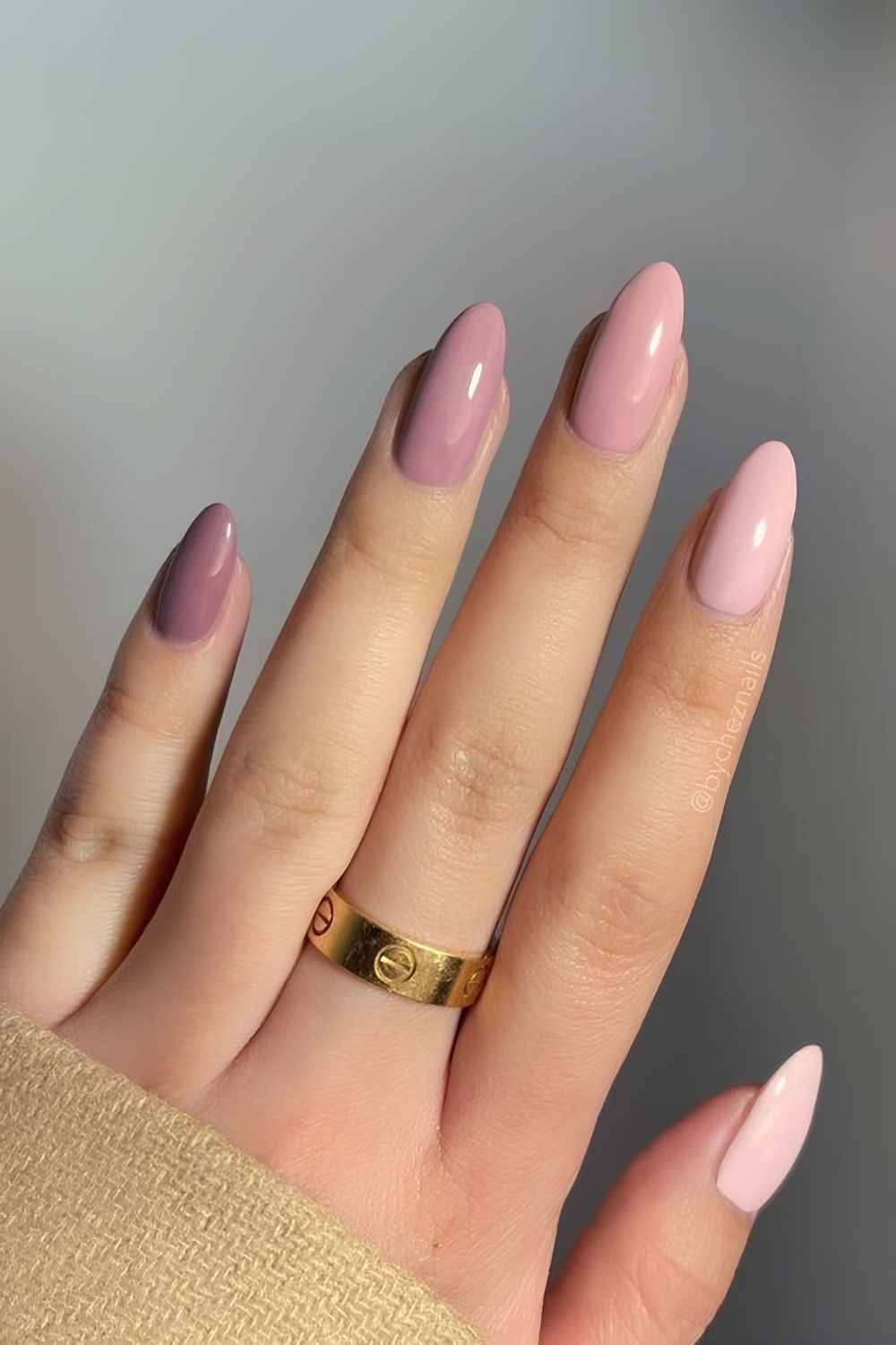 Skittle nails in muted shades of pink