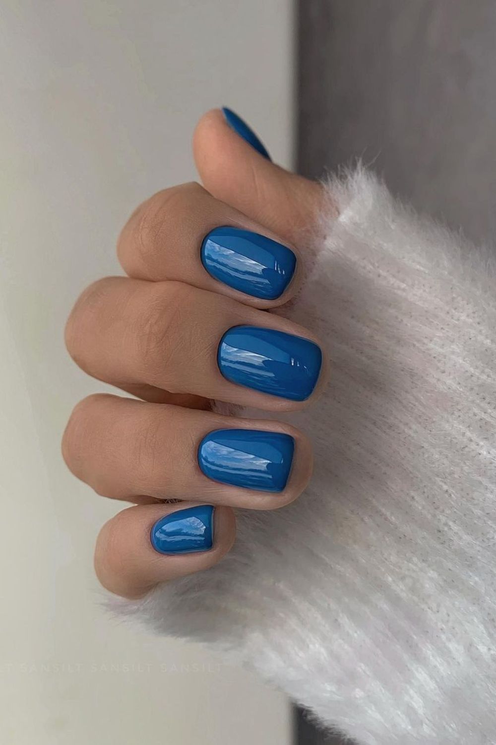 Solid cobalt blue mani