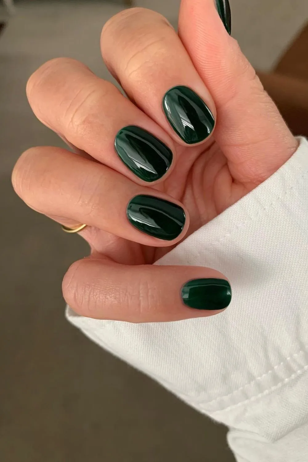 Solid emerald Green nails