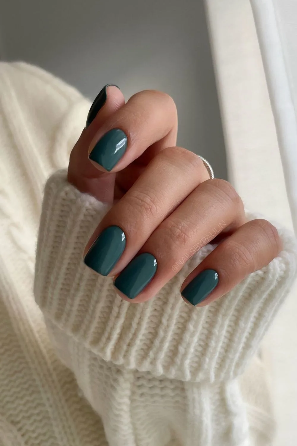 Solid forest green manicure