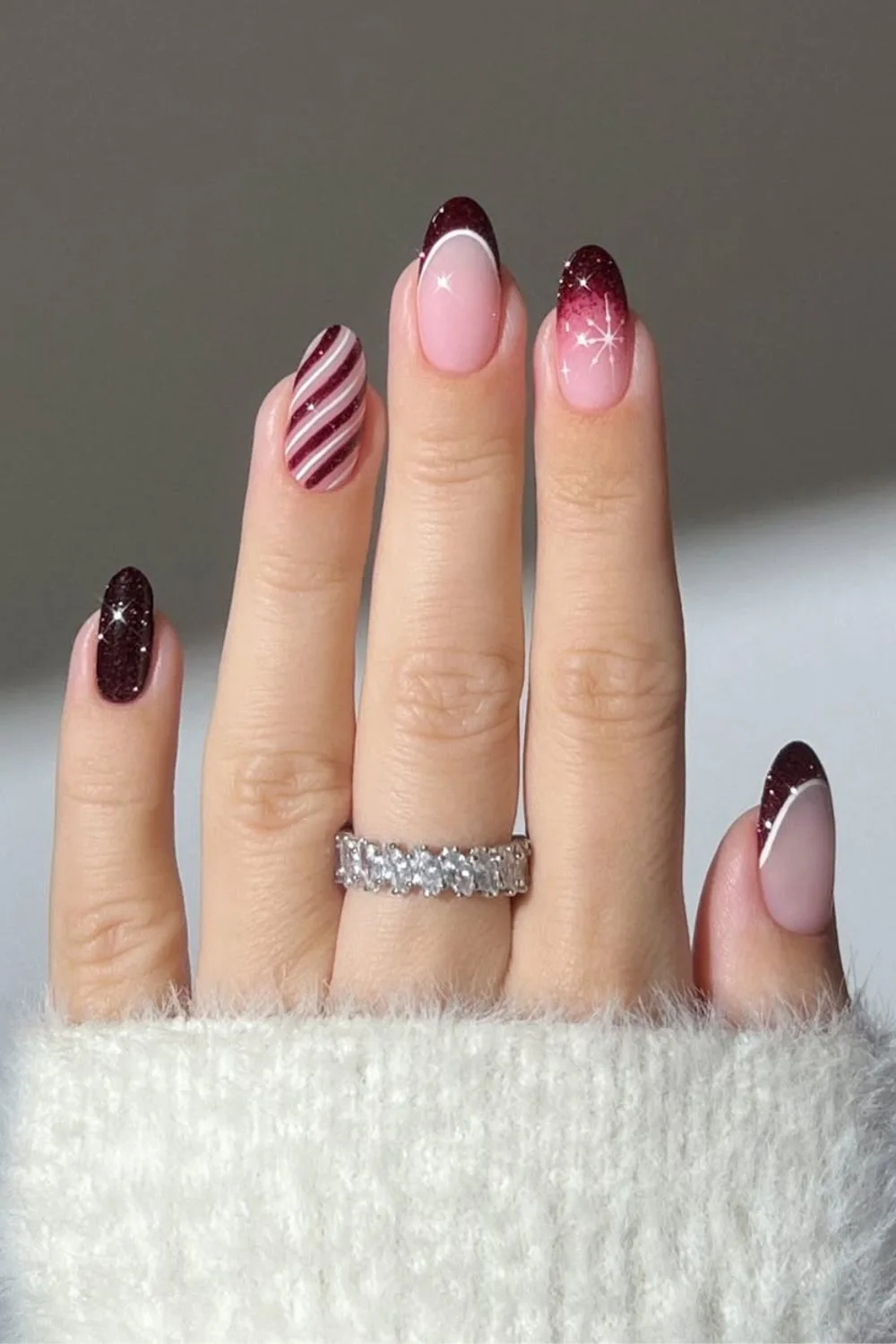 Sparkly burgundy Christmas nails