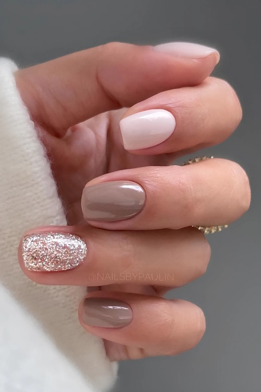 Taupe and beige nails with glitter