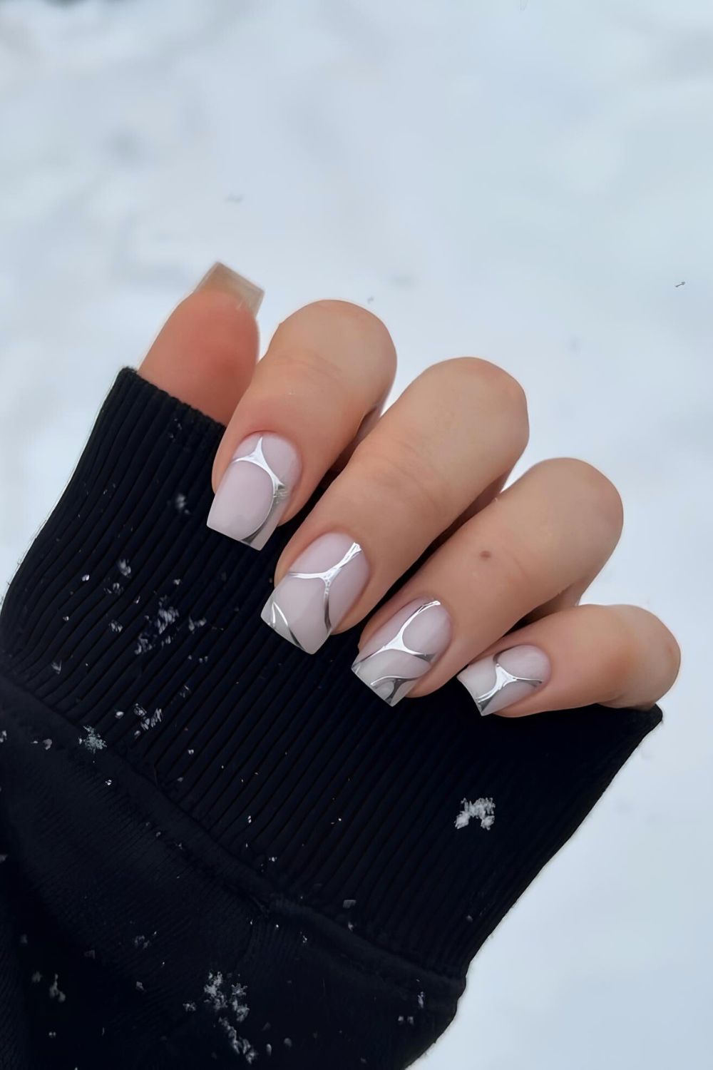 White nails with silver chrome lines