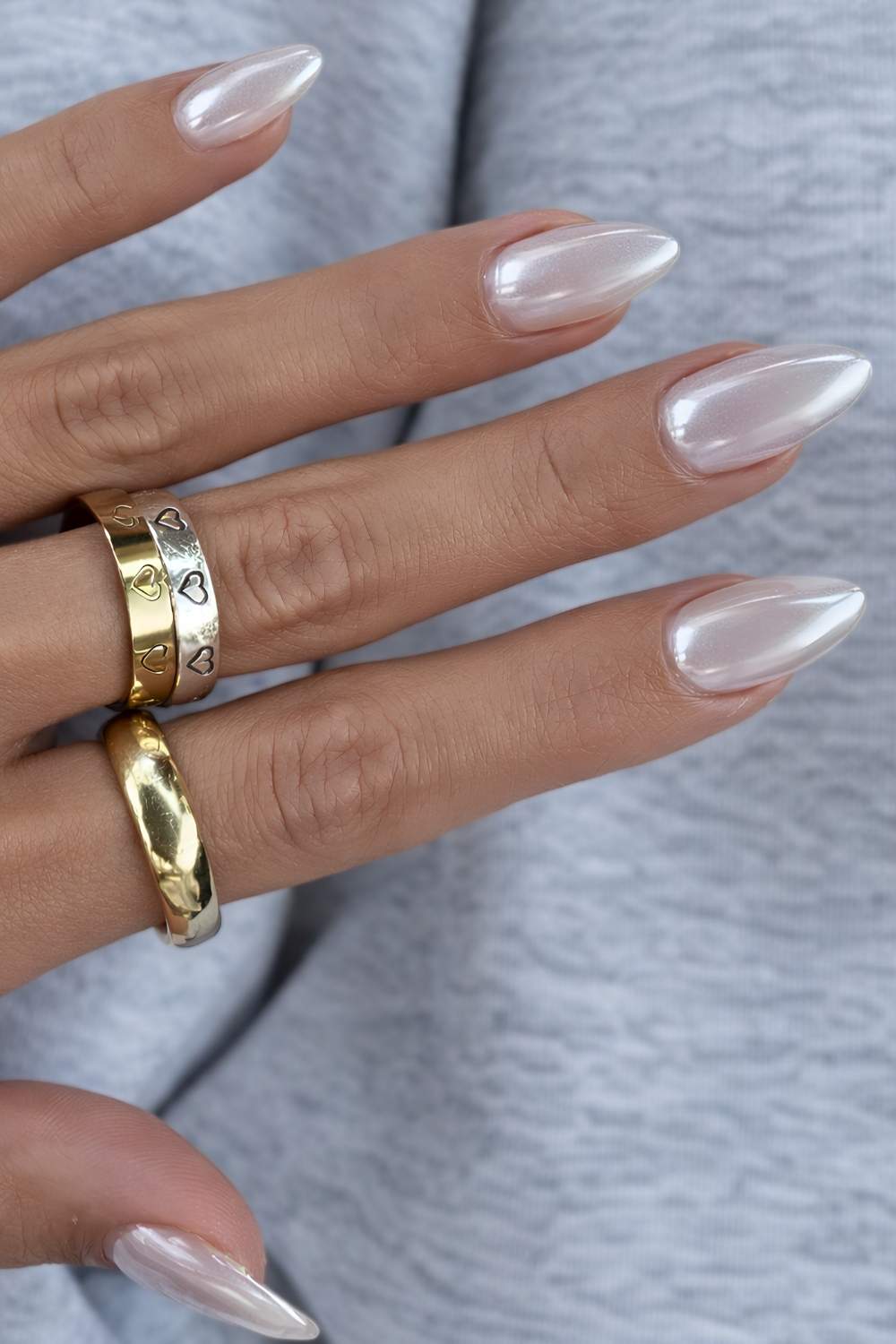 White winter chrome mani