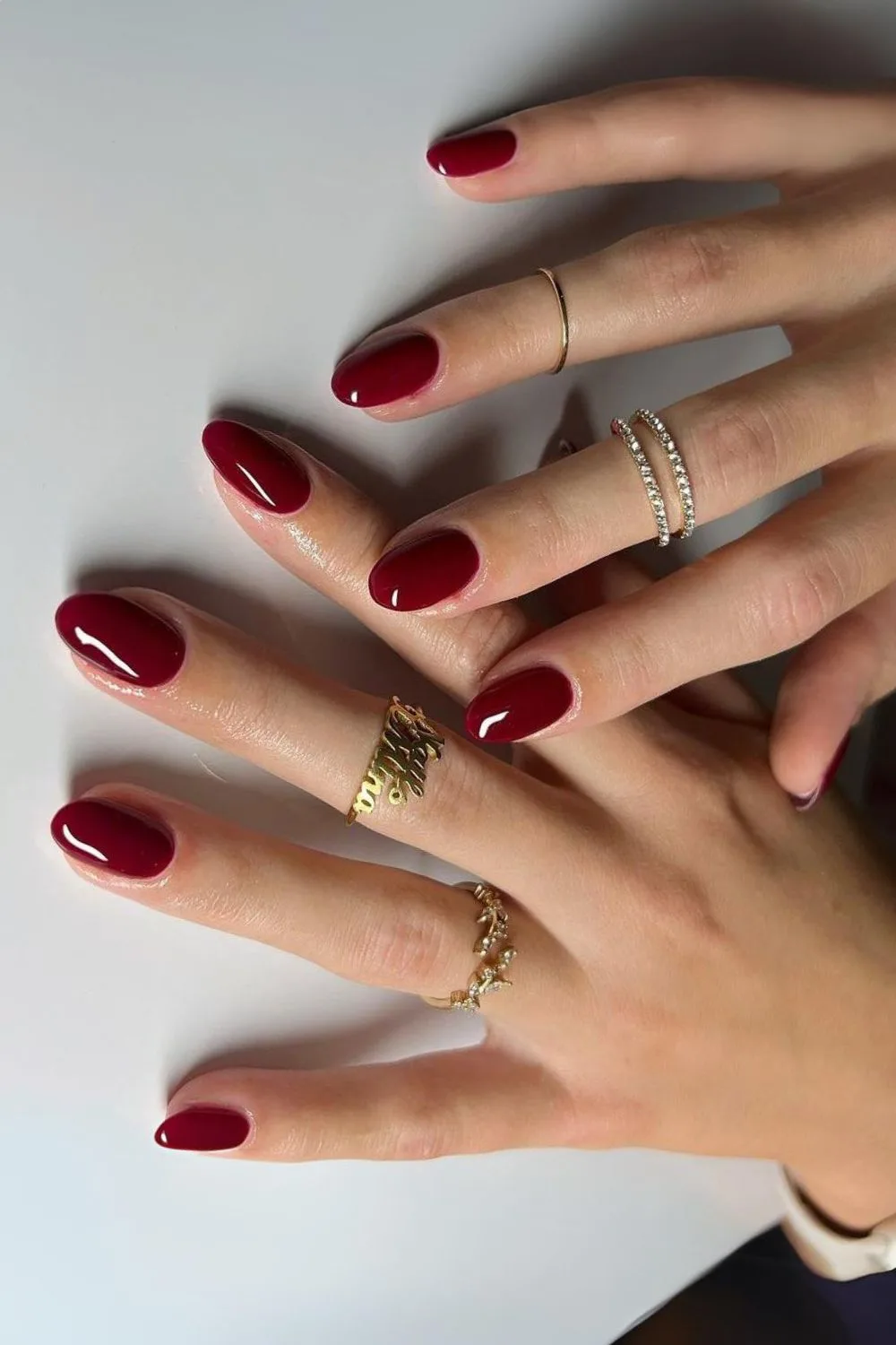 https://thepinkissue.com/wp-content/uploads/2024/11/Wineberry-red-nails.jpg.webp?utm_source=chatgpt.com