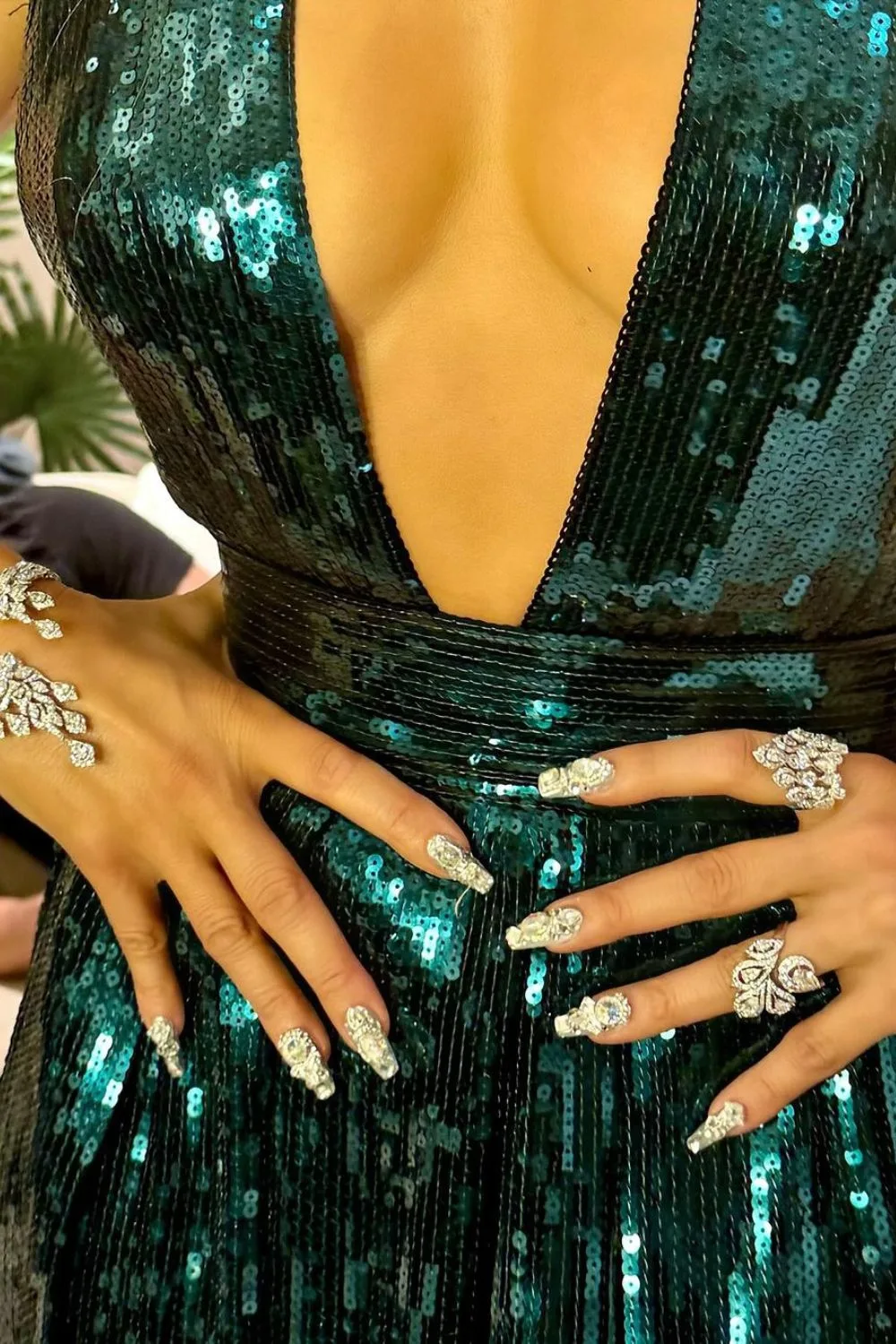 crystal covered nails wearing by famous singer