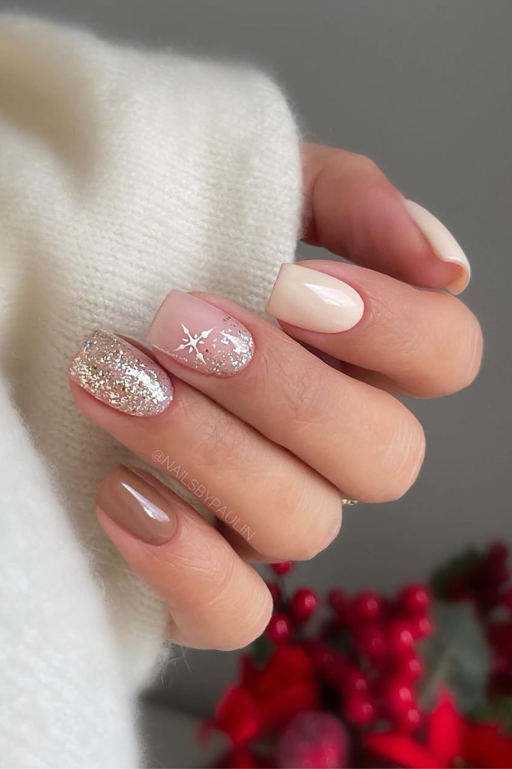 Brown, gold to beige gradient nails with a subtle snowflake accent