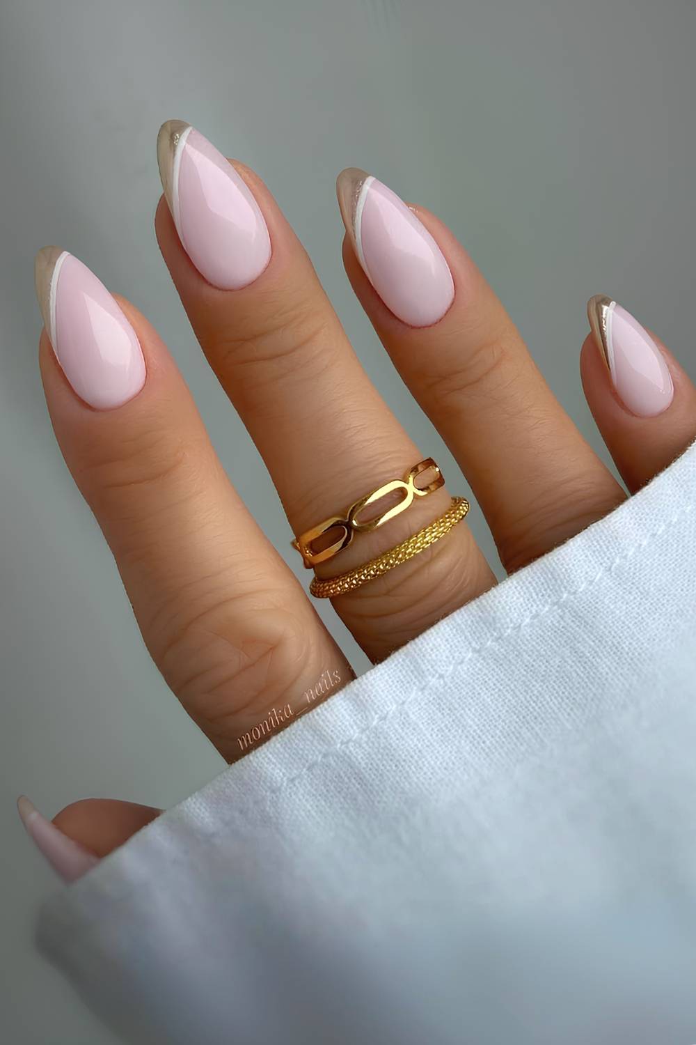 Gold side French manicure with white outline