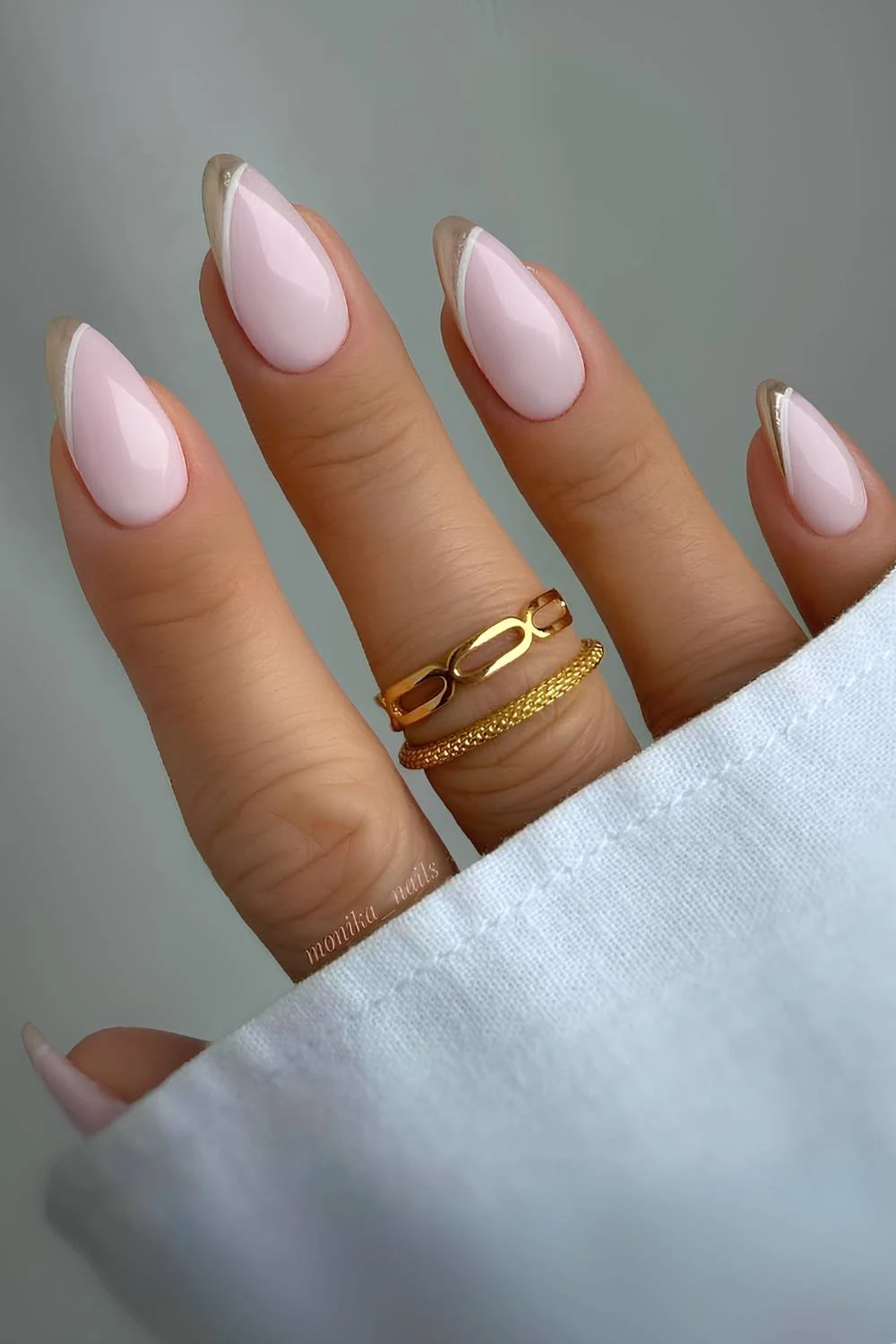 Gold side French manicure with white outline