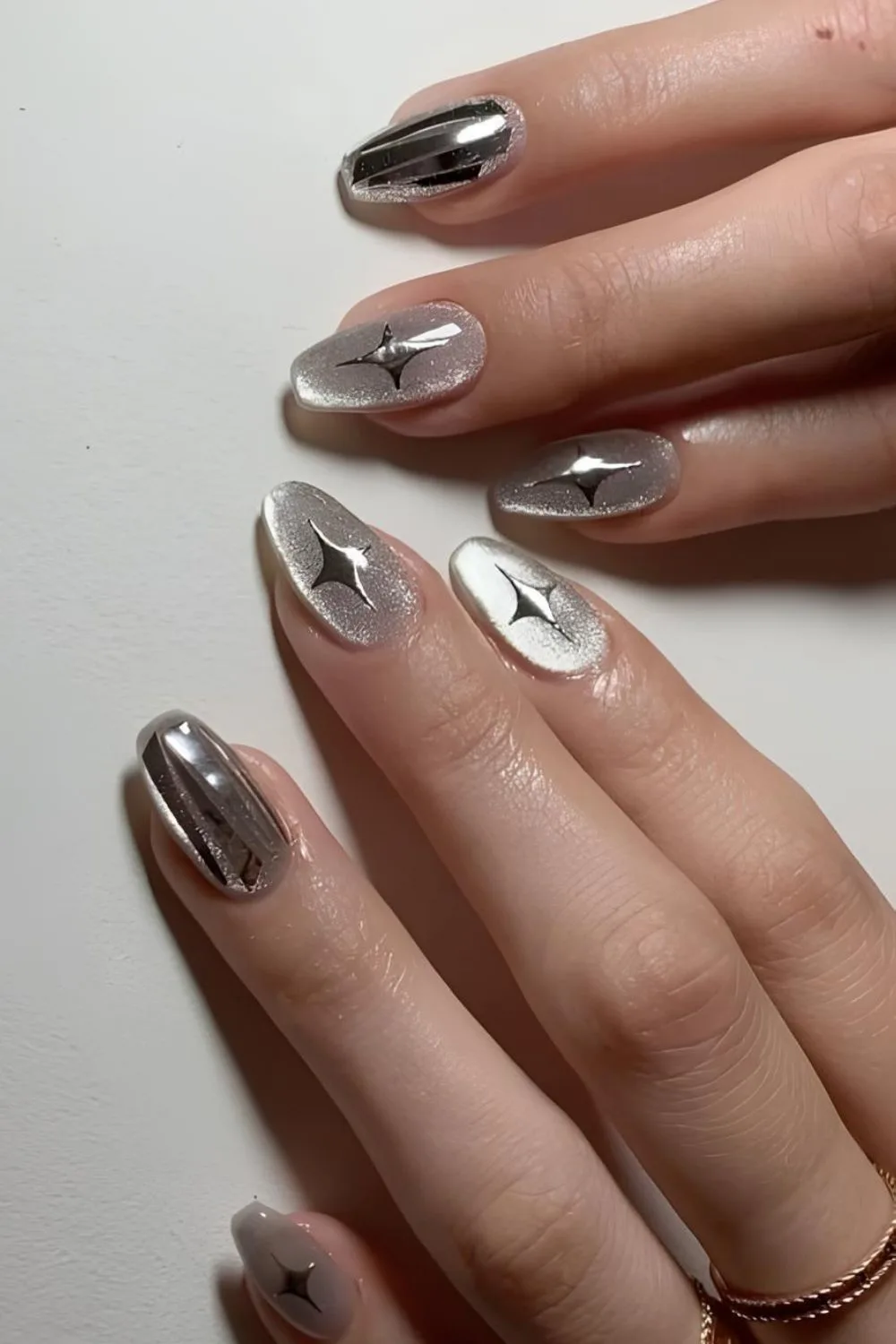 Silver velvet nails with star accents