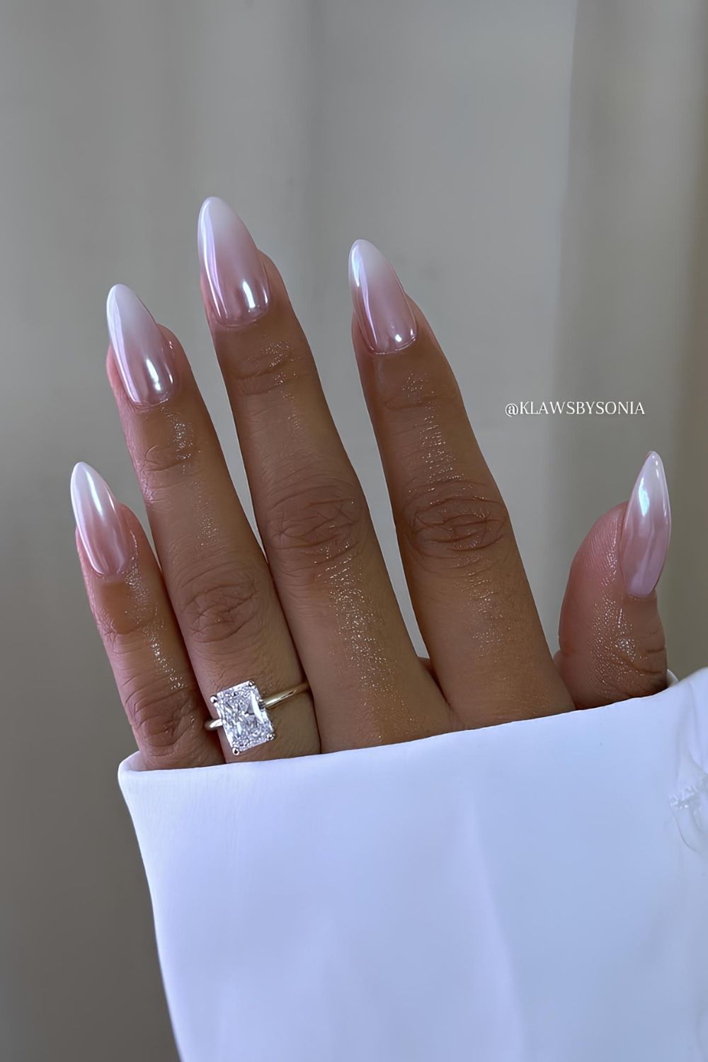 White chrome ombre mani