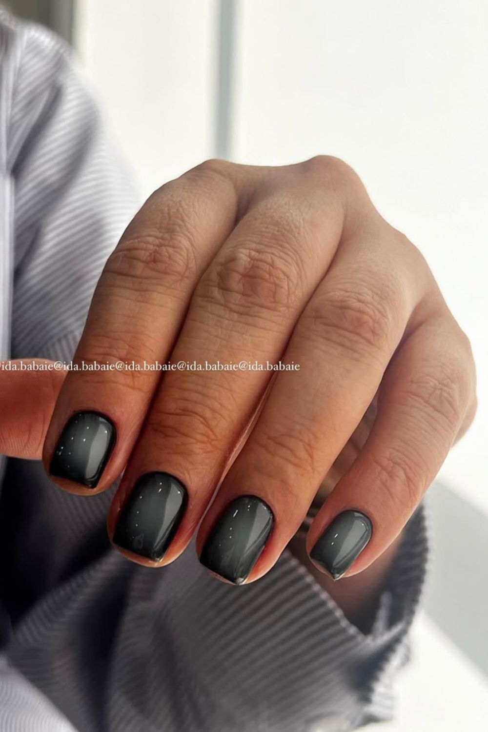 Black aura nails