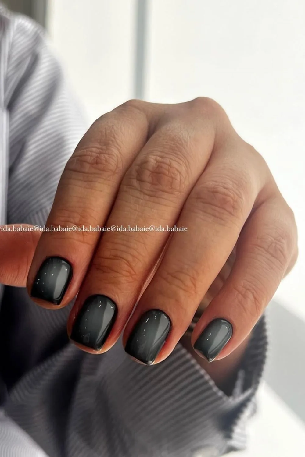 Black aura nails