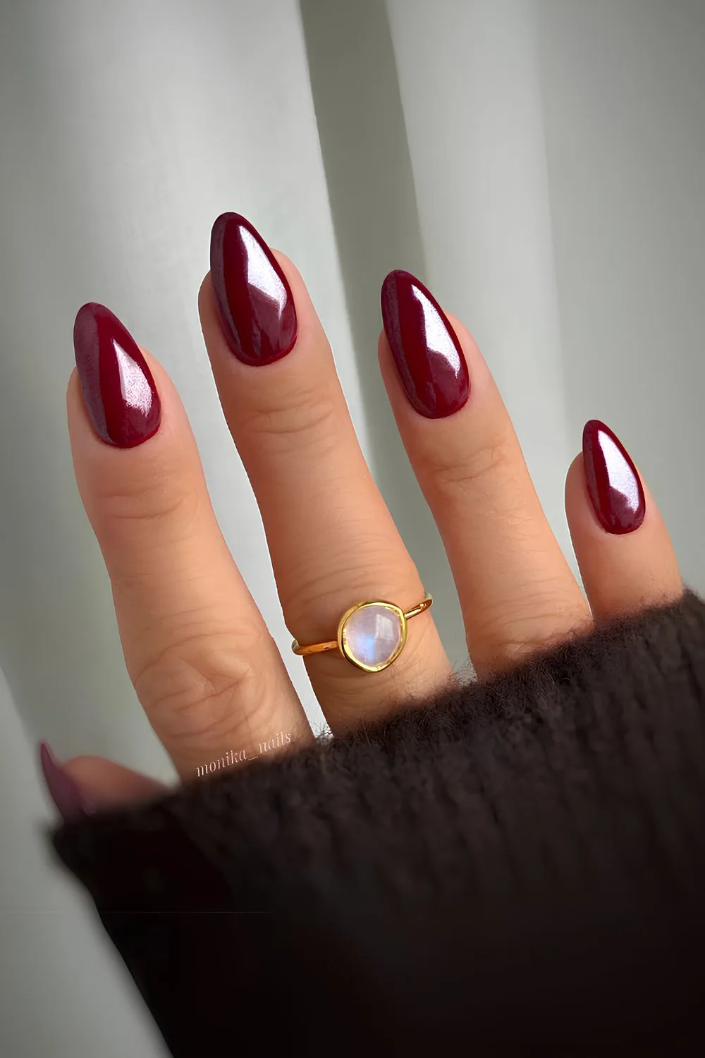 Burgundy chrome effect nails