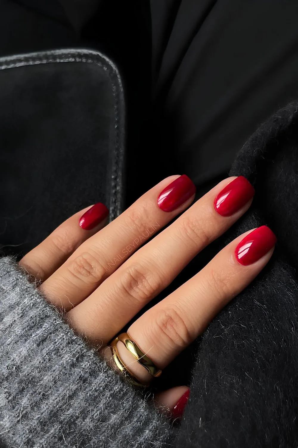 Classic red nails