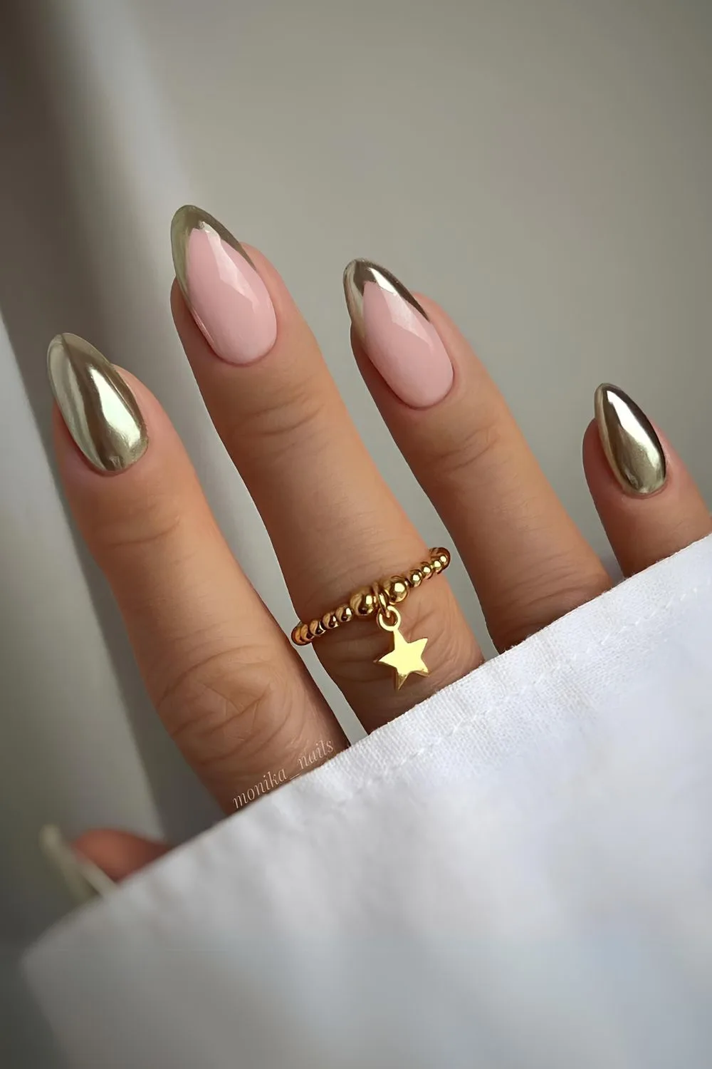 Elegant gold chrome nails