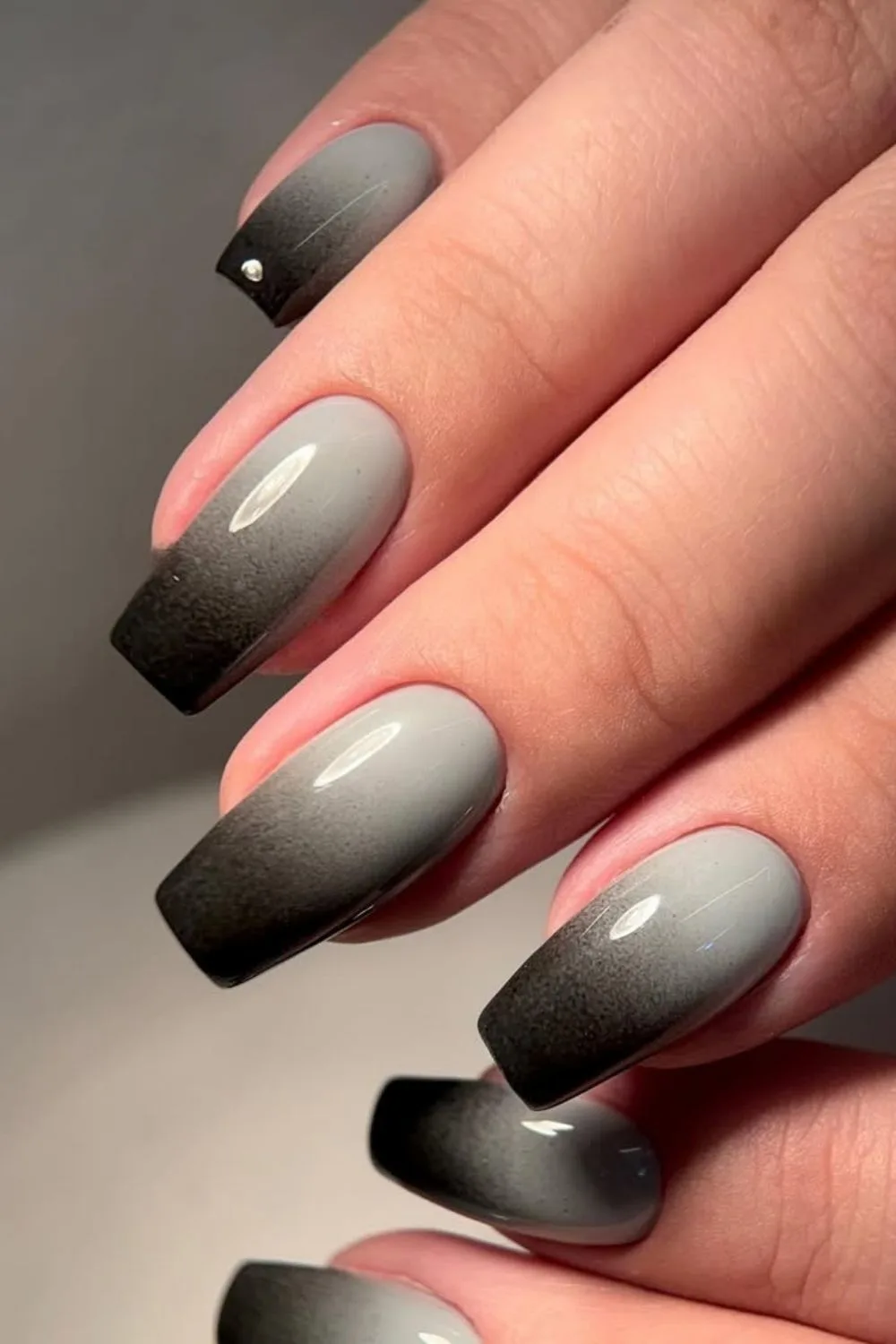 Gray to black ombre nails