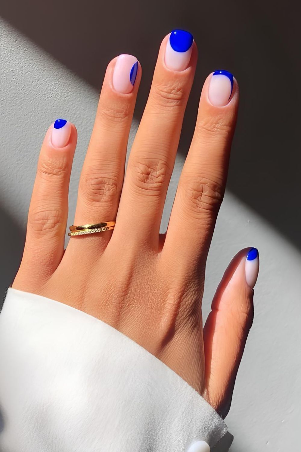 Royal blue abstract nails