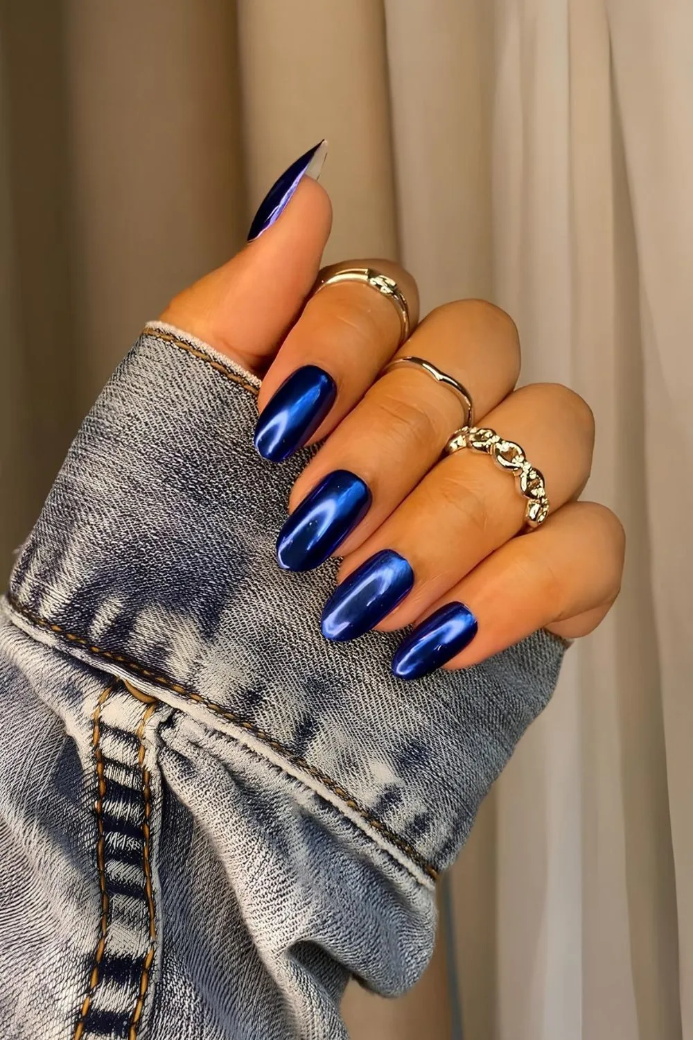 Royal blue chrome nails