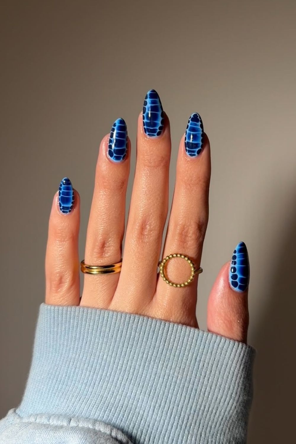 Royal blue nails with croc print