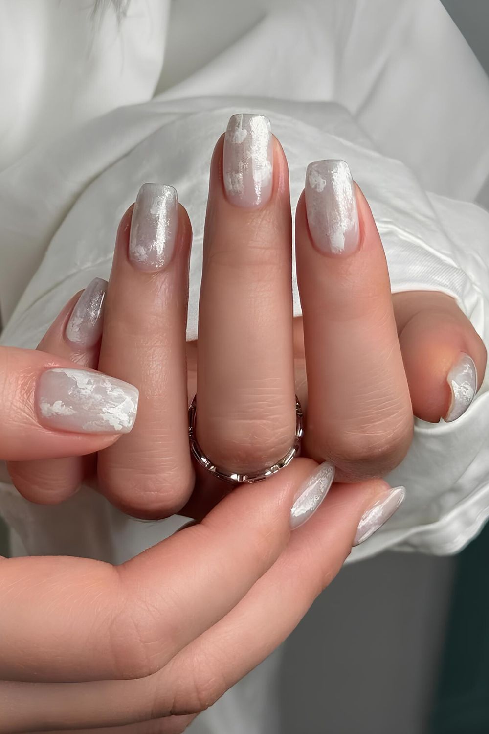 White frost-effect nails