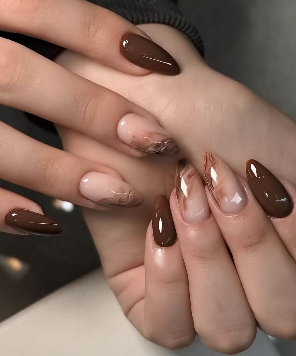 Brown marble manicure