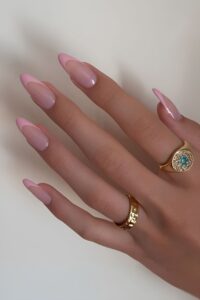 40+ Light Pink Nail Ideas for a Fresh and Pretty 2025 Look