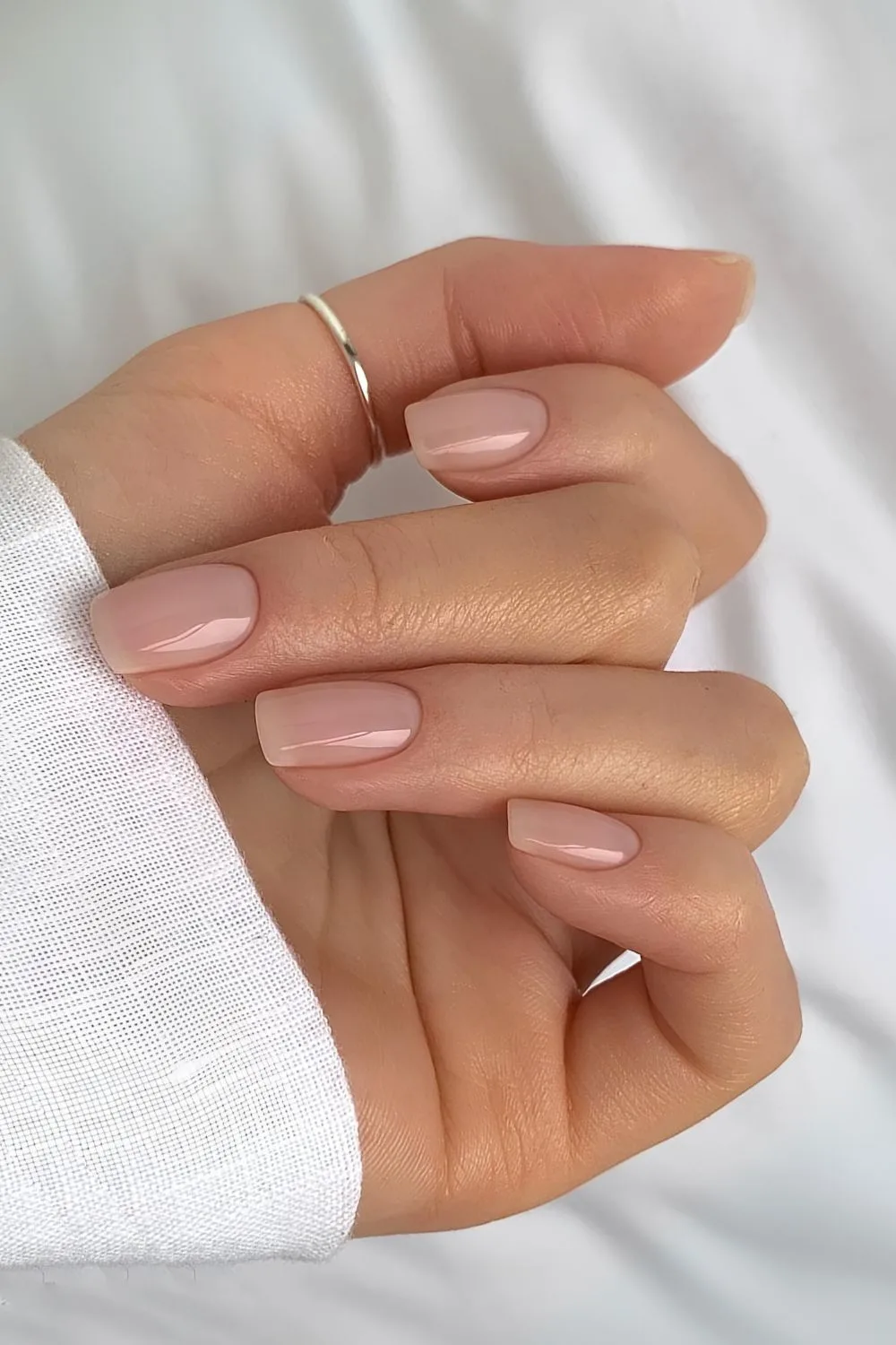 Natural and glossy clean-girl mani