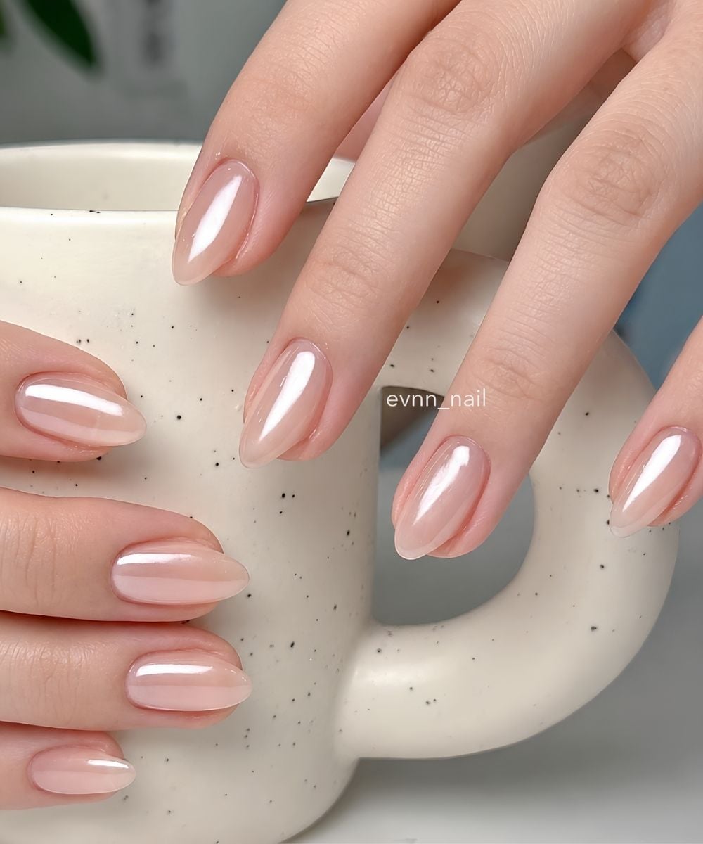 Neutral almond chrome mani