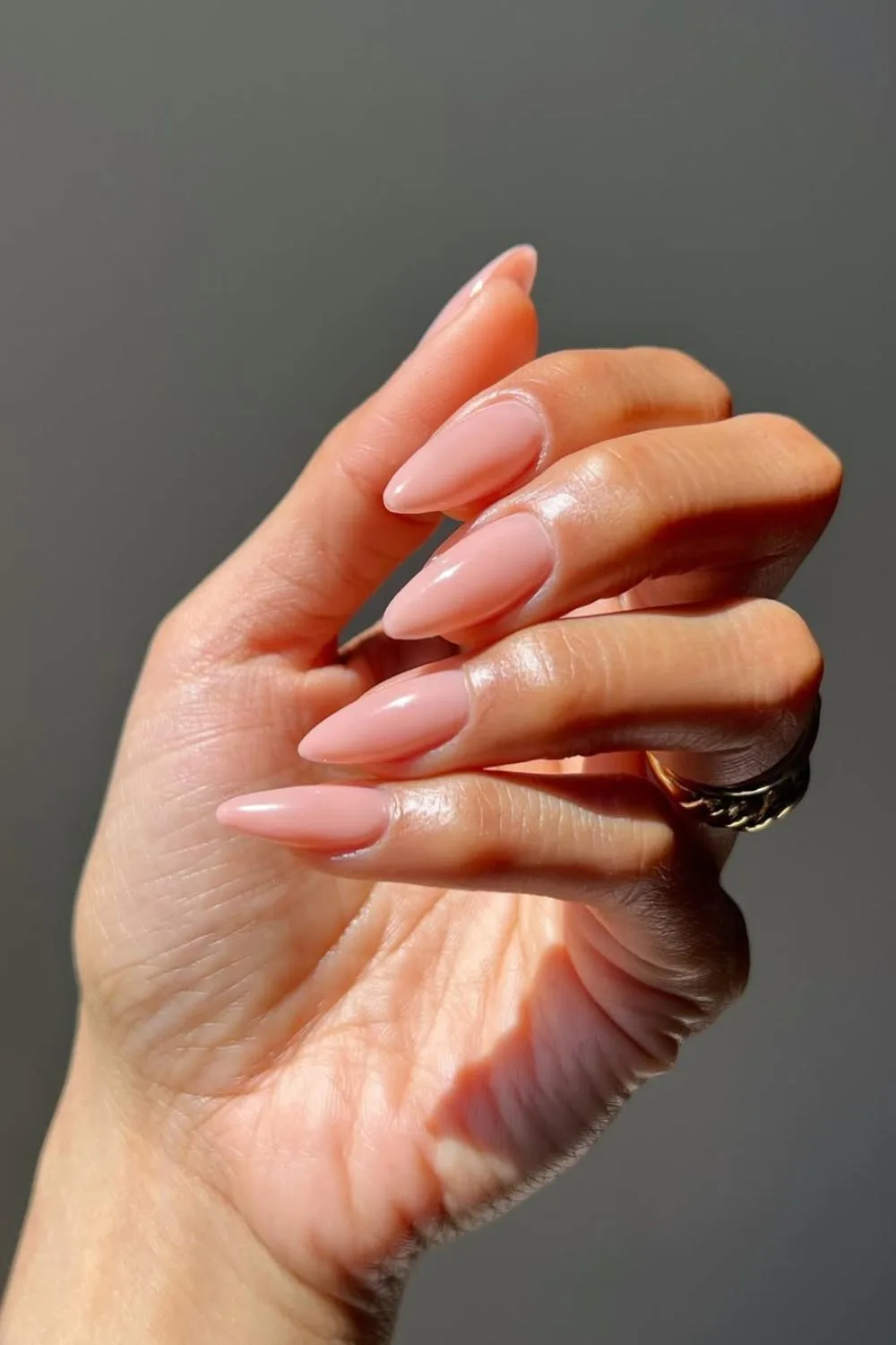 Neutral nail color