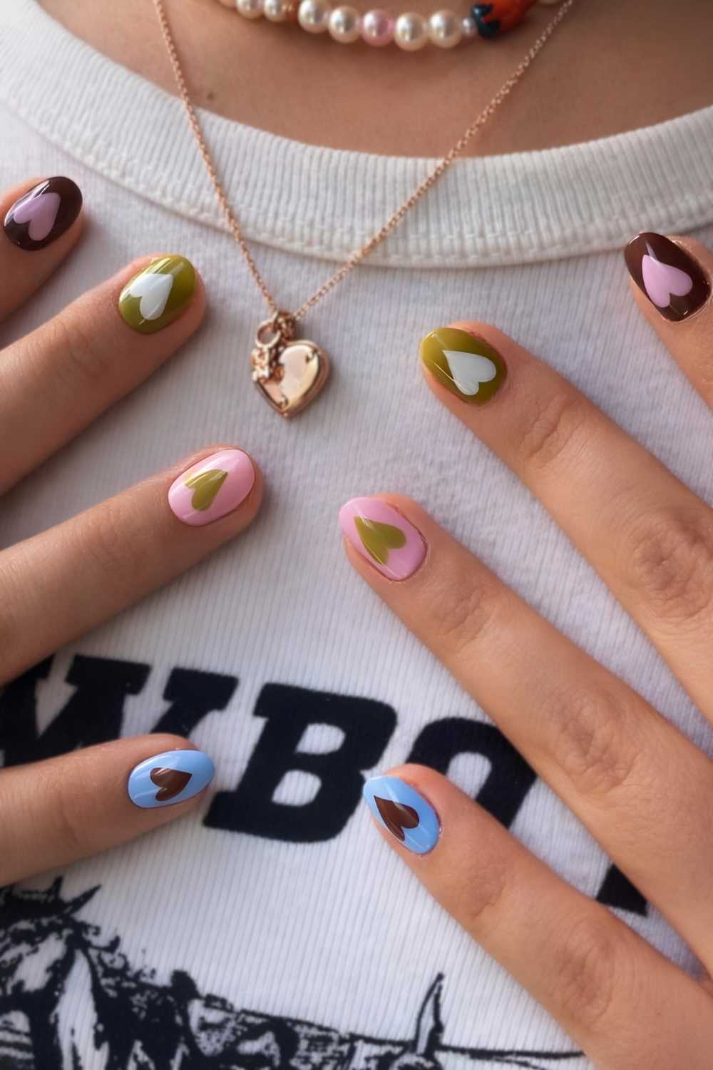 Short Valentine's Day nails