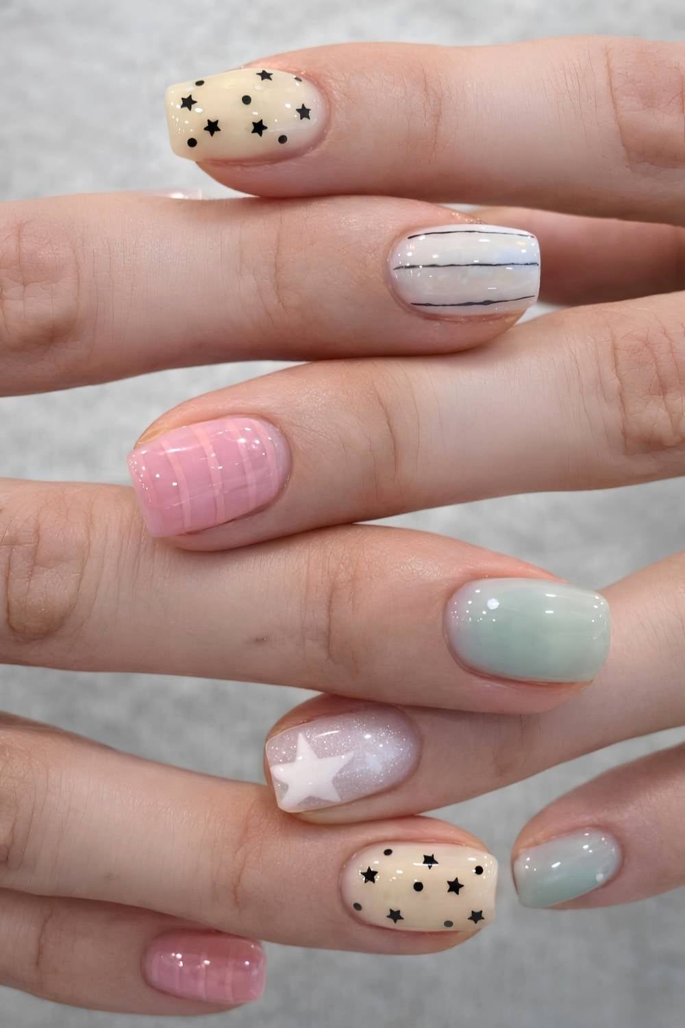 Colorful mani with mixed print design