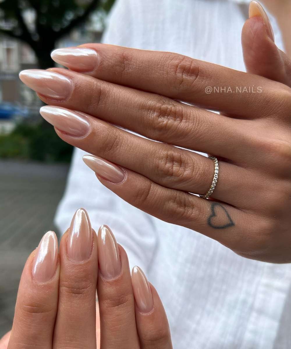 Neutral almond glazed manicure