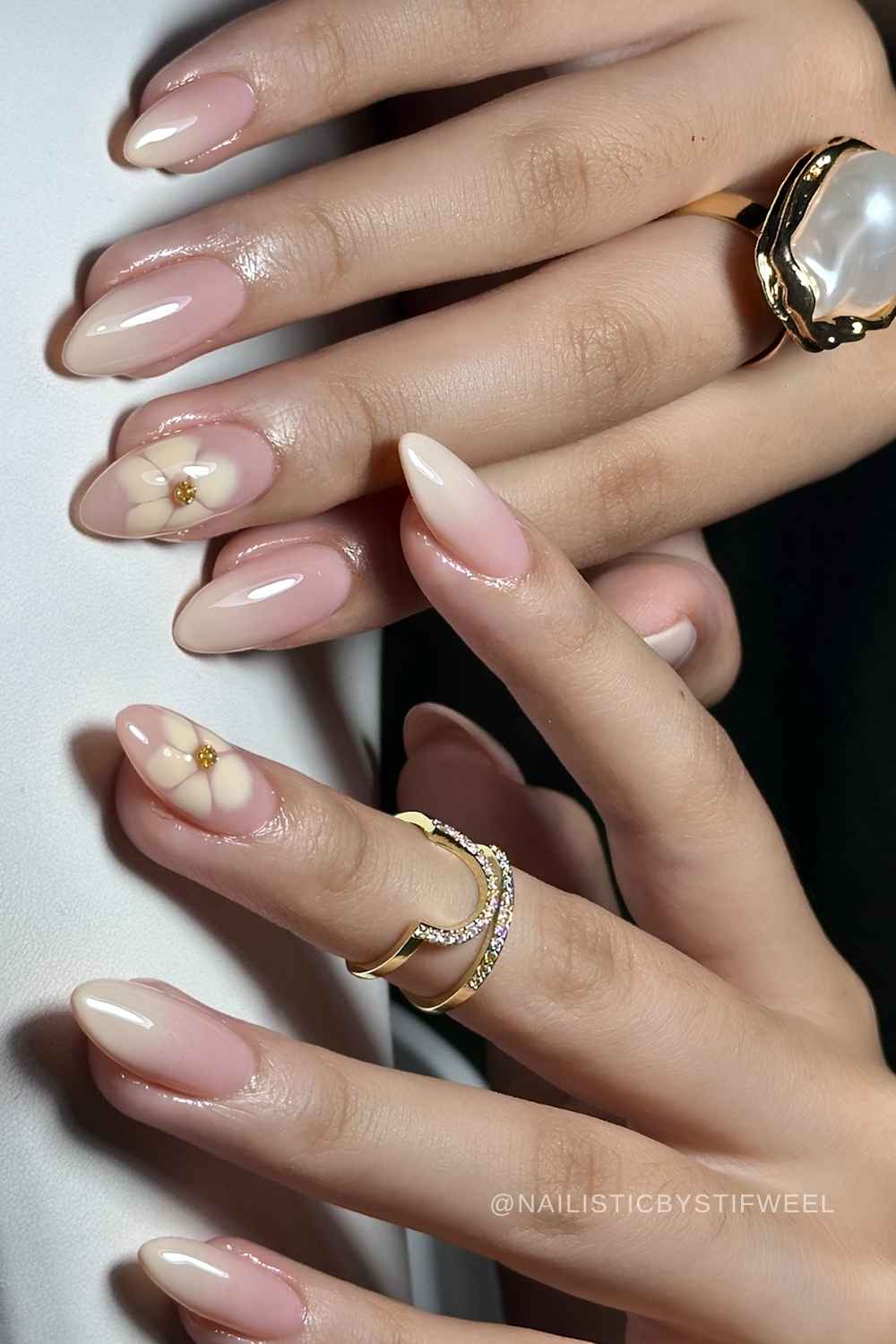 Soft vanilla ombre nails with florals