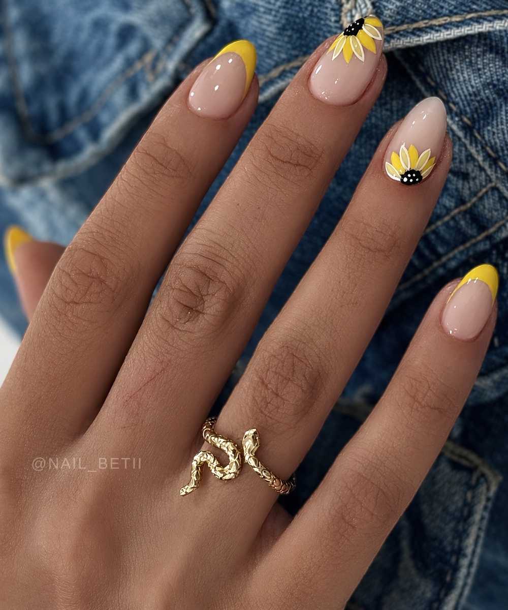 Sunny yellow French mani with sunflowers