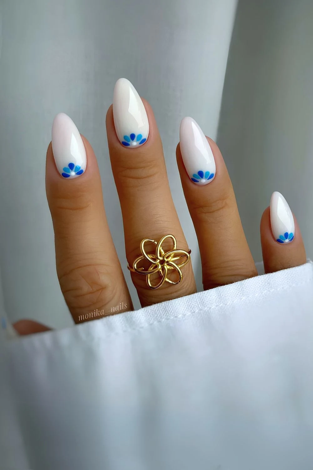 White mani with Mediterranean flowers