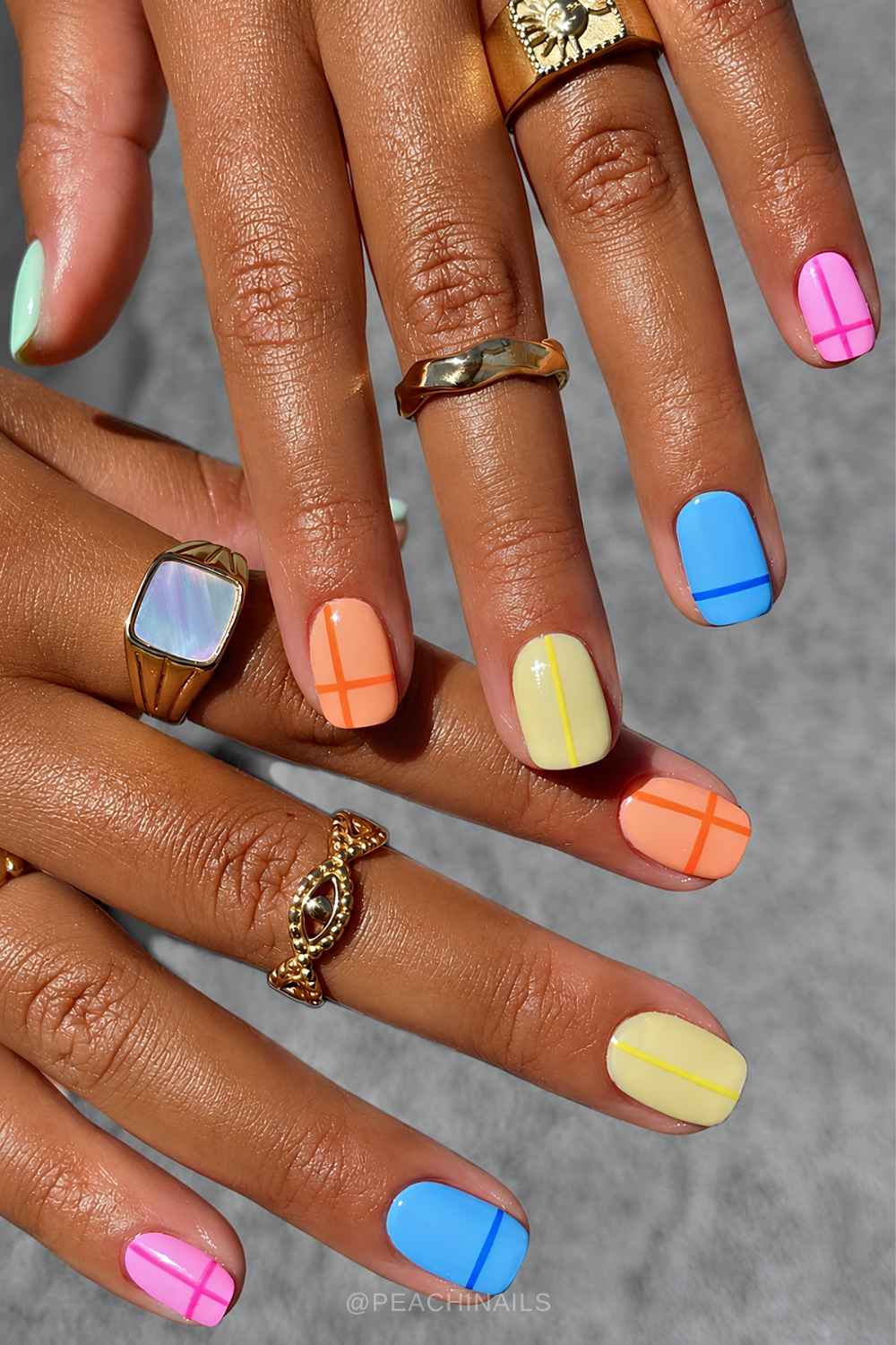 Short colorful plaid mani
