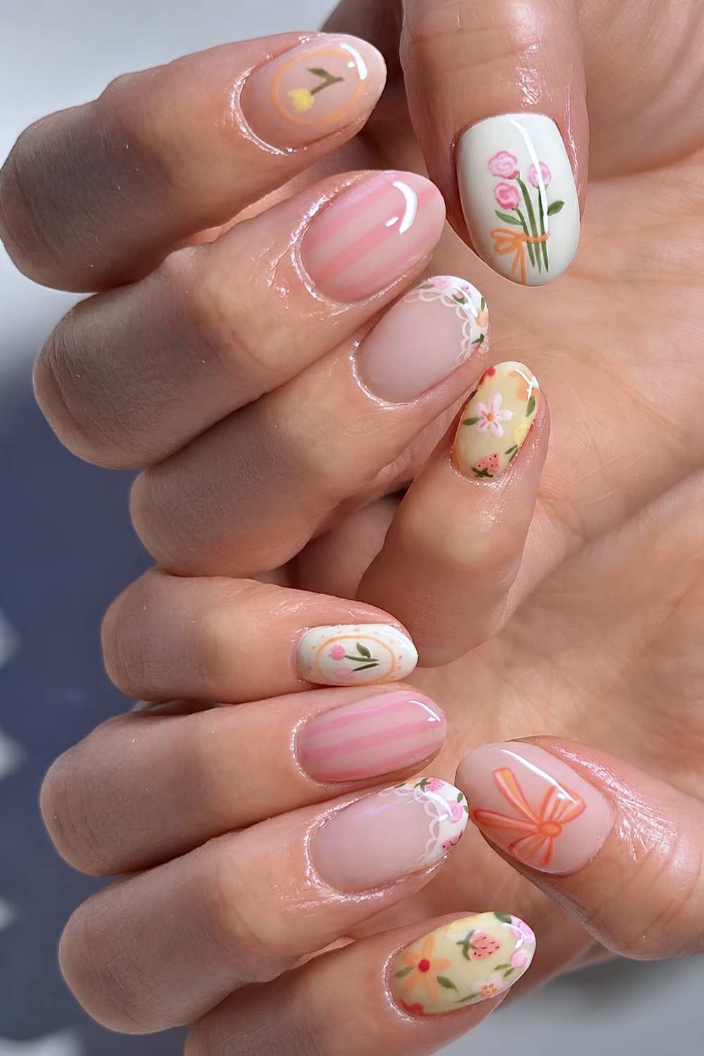 Short coquette mani in pastel colors