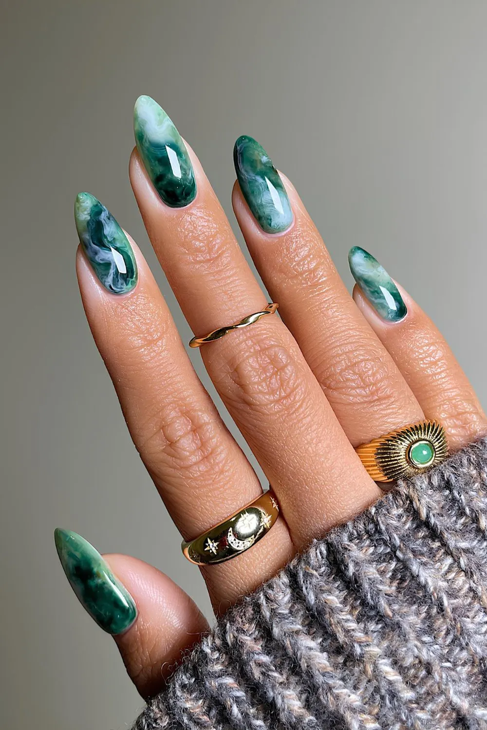 Emerald green marble mani