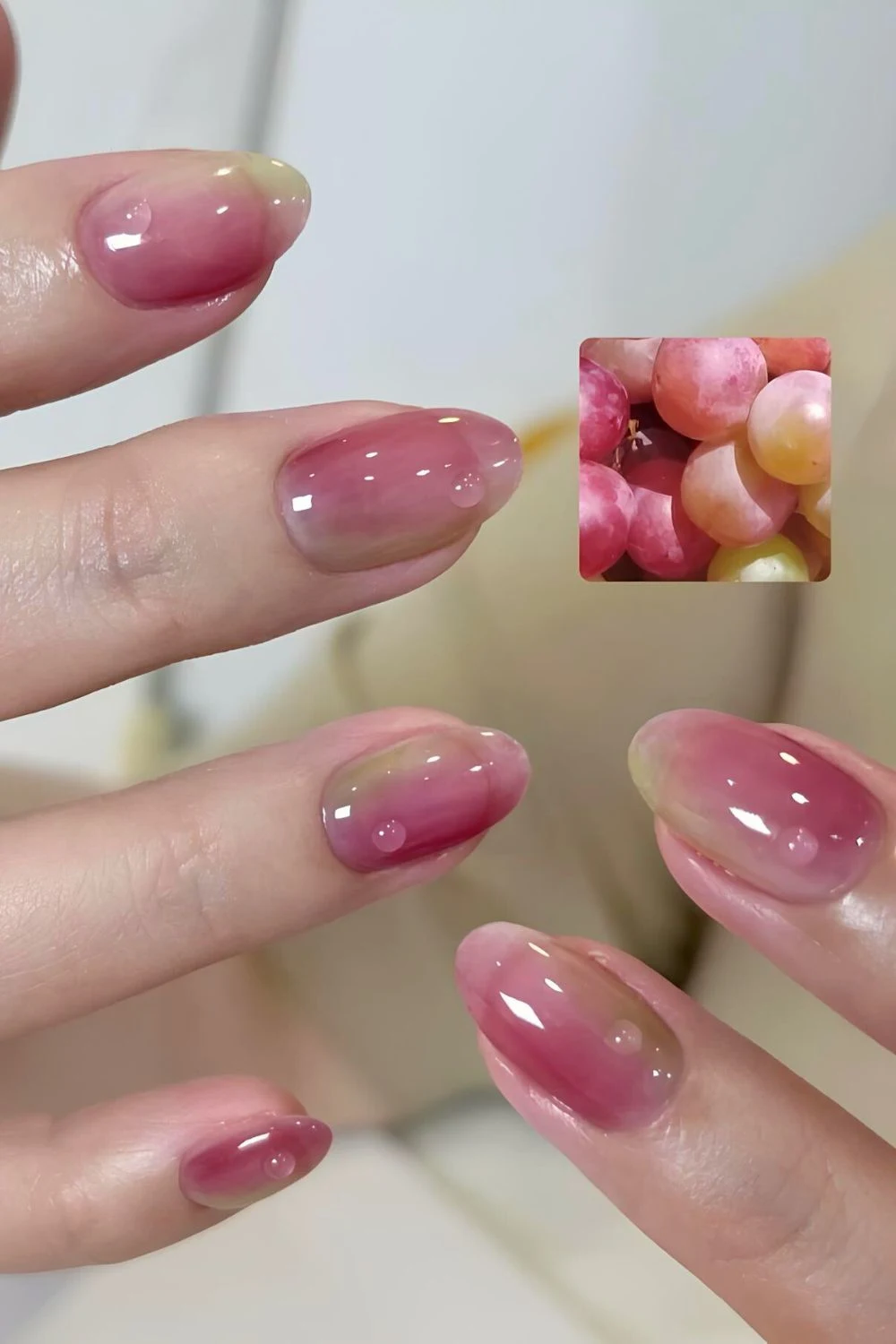 Glossy jelly nails inspired by grape skin